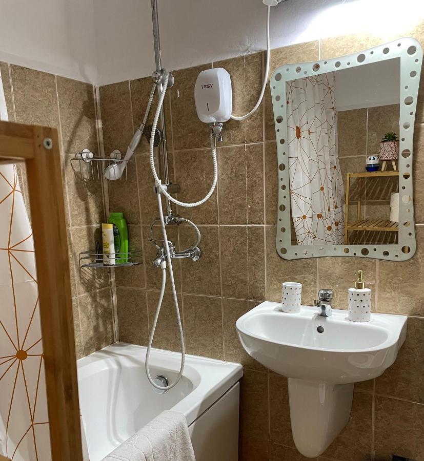 Cozy And Clean Apartment, Near National Arena Bucureşti Ngoại thất bức ảnh